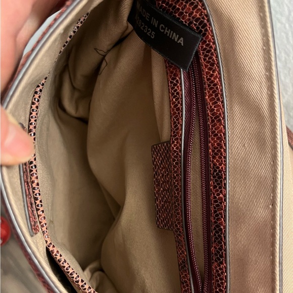 $226.00 G.I.L.I. Leather Printed Saddle Bag Red Python Snakeskin - Picture 13 of 16